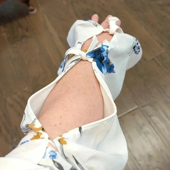 Cold Arm  Blouse - Picture 8 of 11